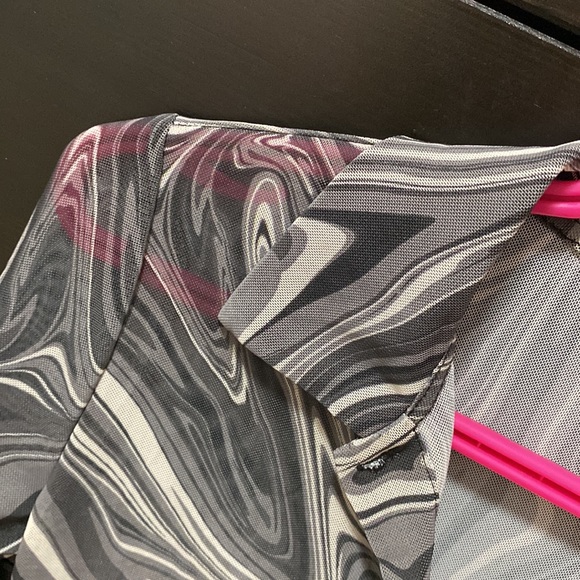 🤍2/$20🤍Garage Sheer button up long sleeve - Picture 3 of 5